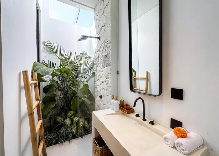 Casa Petak 4 - Charming 2br Tropical Villa, Bright & Modern In Pererenan