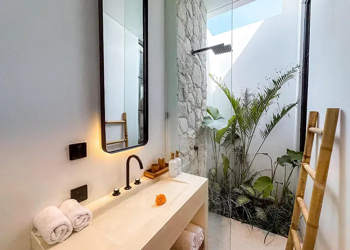 Casa Petak 4 - Charming 2br Tropical Villa, Bright & Modern In Pererenan
