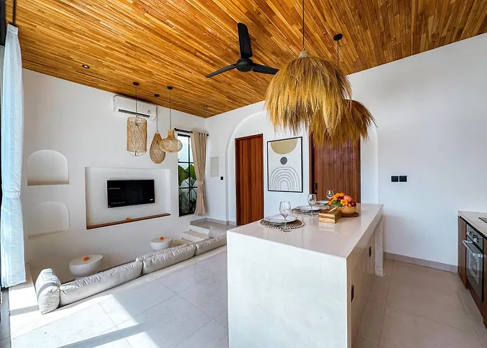Casa Petak 4 - Charming 2br Tropical Villa, Bright & Modern In Pererenan فيلة *